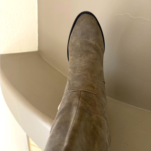 Madden Girl Boots 🔥 - Picture 10 of 13